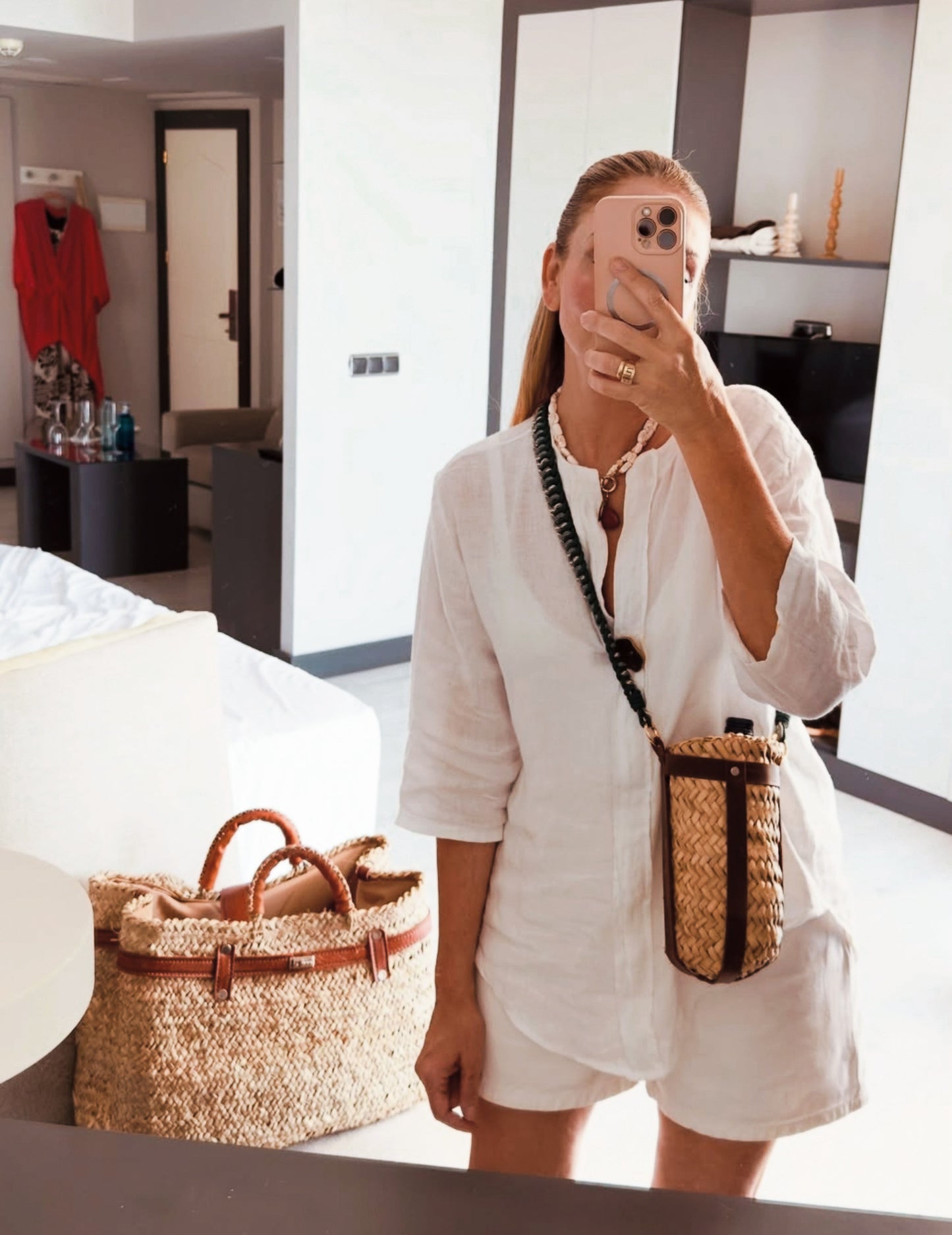 "Tu bebida favorita, tu estilo único: el capazo botellero del verano"